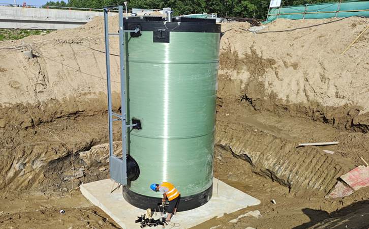 1748916686190643.jpg 204.jpg